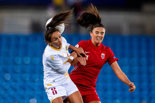 Maral Artin of Armenia and Ingrid Syrstad Engen of Norway