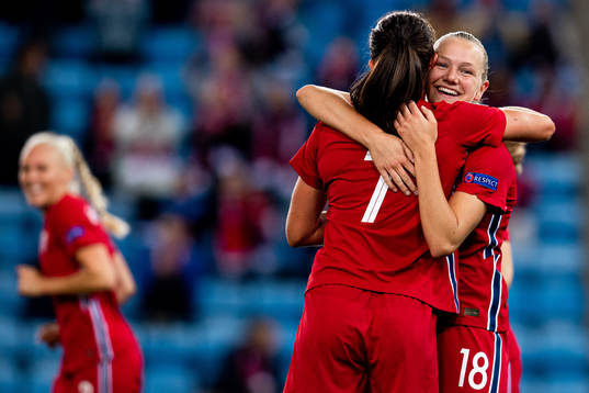 Ingrid Syrstad Engen and Frida Maanum celebrate