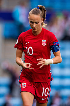 Caroline Graham Hansen of Norway celebrates