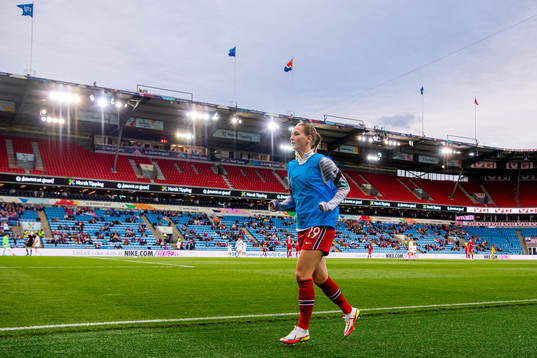 Elisabeth Terland of Norway warms up