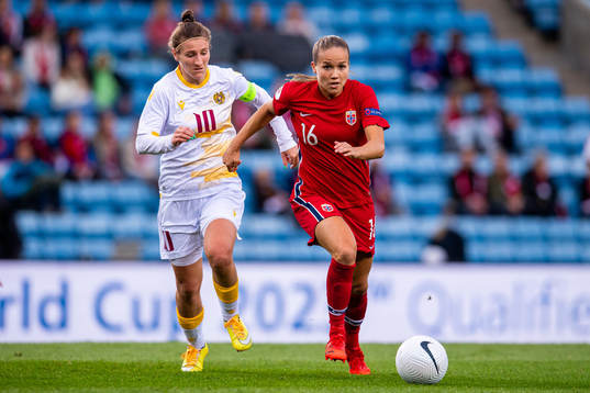 Olga Osipyan of Armenia and Guro Reiten of Norway