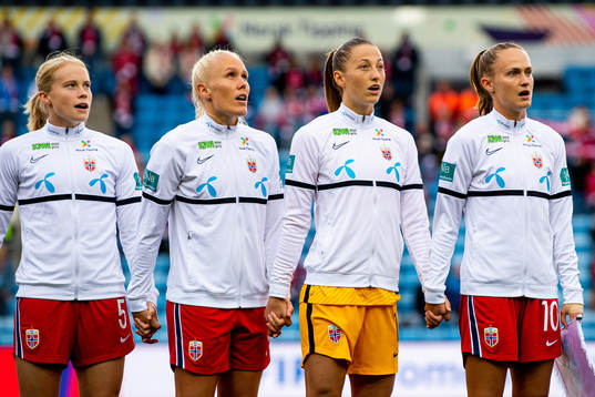 Julie Blakstad, Maria Thorisdottir, goalkeeper Cecilie