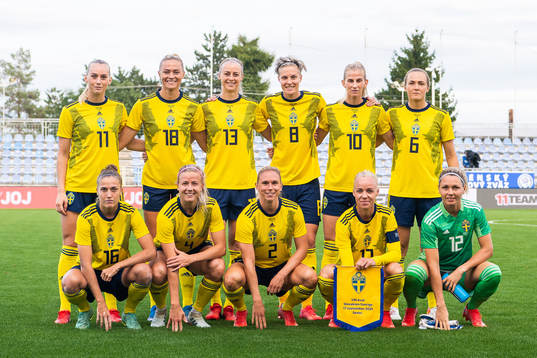 The starting eleven of Sweden pose for a picture
