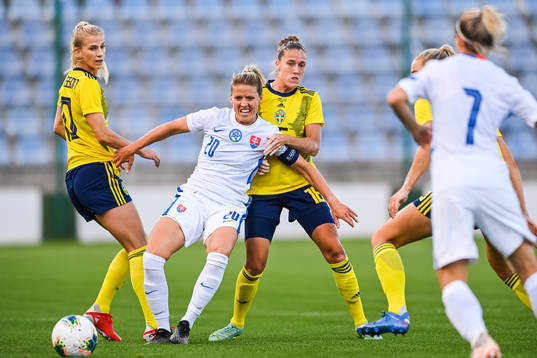 Sofia Jakobsson and Filippa Angeldahl of Sweden compete for