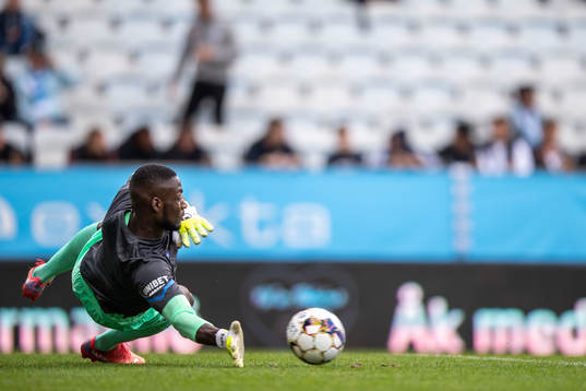 Malmö FFs målvakt Ismael Diawara
