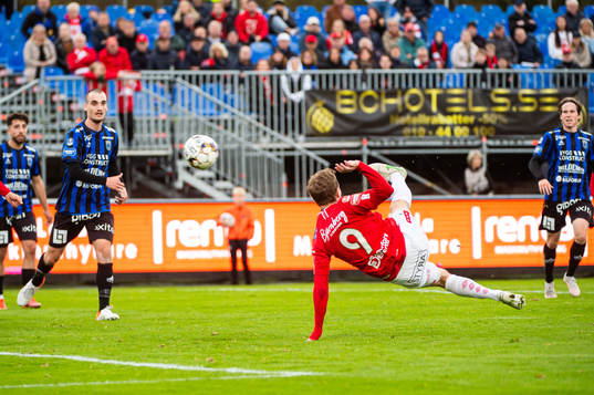 Degerfors Johan Bertilsson gör 1-2