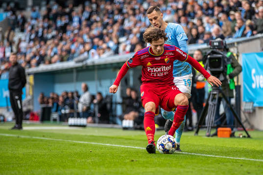 Djurgårdens Leo Cornic och Malmö FFs Veljko Birmancevic