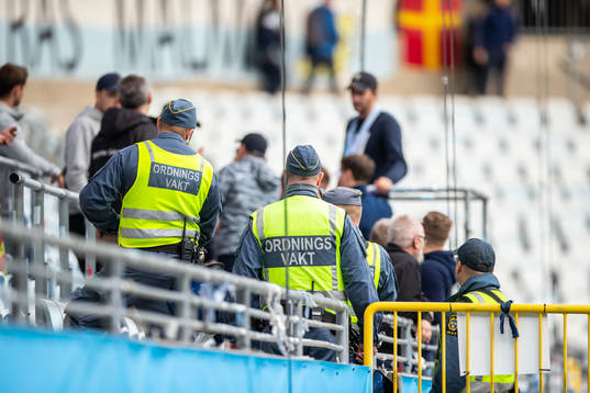 Ordningsvakter på läktaren