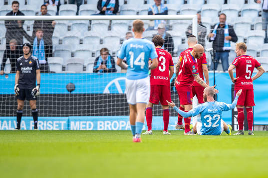 Malmö FFs Jo Inge Berget reagerar mot Djurgårdens Magnus
