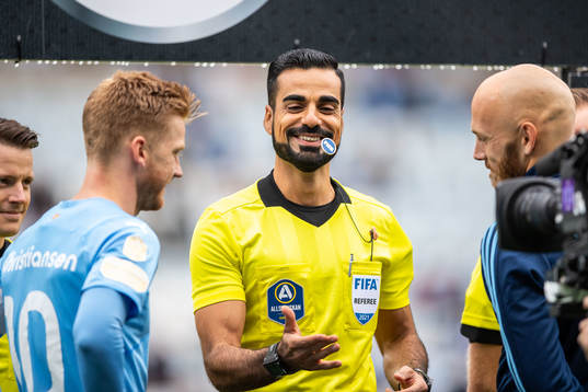 Domare Mohammed Al-Hakim singlar slant