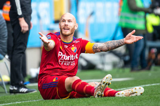 Djurgårdens Magnus Eriksson reagerar