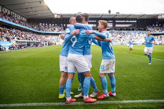 Malmö FFs Antonio Colak jublar med lagkamrater