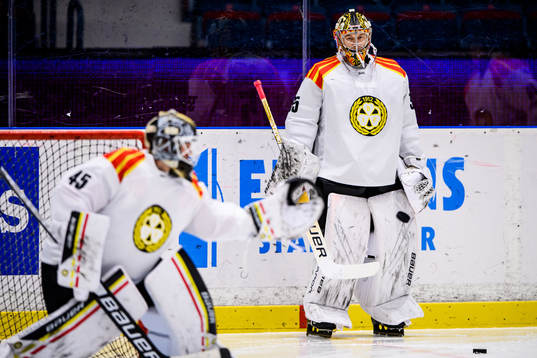 Brynäs målvakt Viktor Andrén och målvakt Veini
