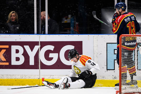 Brynäs Oscar Eklind har ont