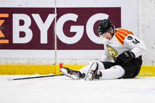 Brynäs Oscar Eklind har ont