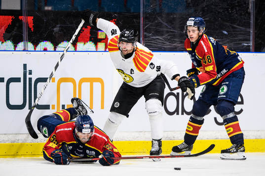 Djurgårdens Linus Videll och Pontus Johansson mot Brynäs