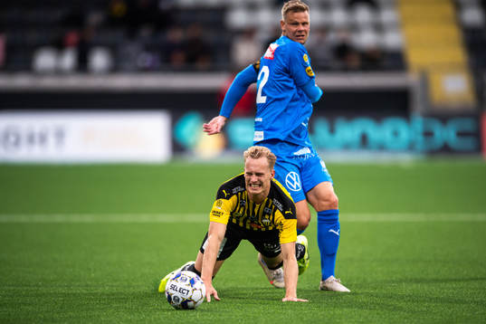 Mjällbys David Löfquist och Häckens Gustav Berggren