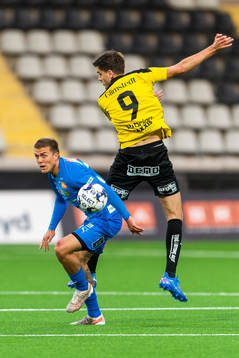 Mjällbys Ivan Kricak och Häckens Alexander Jeremejeff
