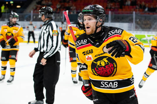 Luleås Brendan Shinnimin jublar