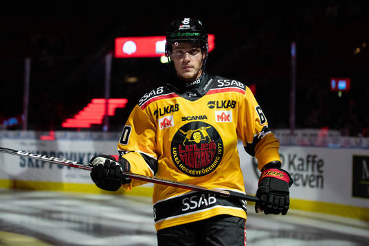 Luleås Julius Honka innan ishockeymatchen i SHL mellan