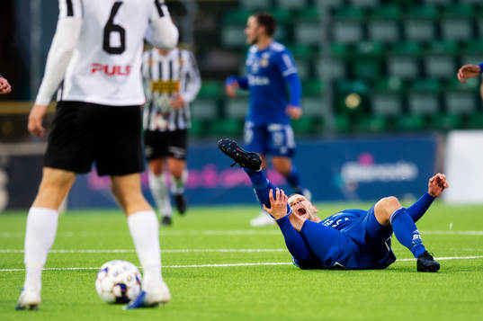 Sundsvalls Erik Andersson får kramp