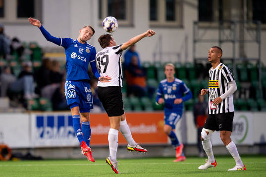 Sundsvalls Albin Palmlöf och Landskronas Emil Jönsson och