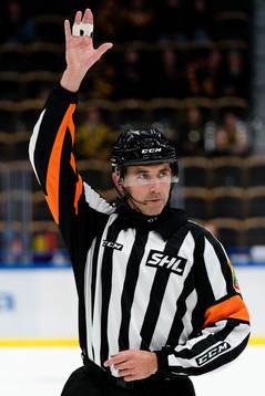 Domare Linus Öhlund gjorde sin 500 SHL match