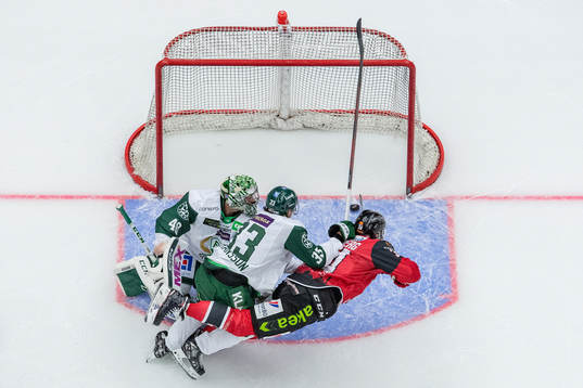 Malmö Redhawks Carl Söderberg gör 2-2 bakom Färjestads