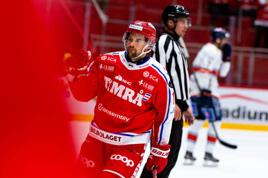 Timrås Nolan Zajac jublar