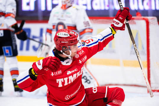 Timrås Viktor Lodin jublar
