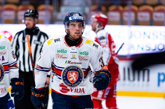 Växjös Glenn Gustafsson jublar