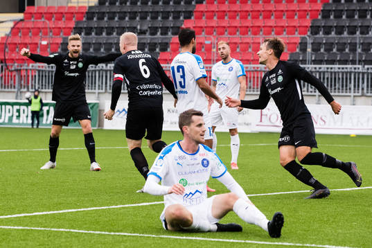 Västerås Erik Björndahl jublar