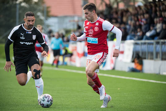 Assyriskas David Durmaz och Sandvikens Ahmed Bonnah