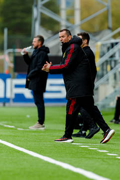 Östersunds tränare Per Joar Hansen reagerar