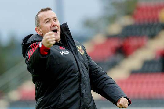 Östersunds tränare Per Joar Hansen jublar