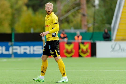 Elfsborgs Sveinn Aron Gudjohnsen lämnar planen