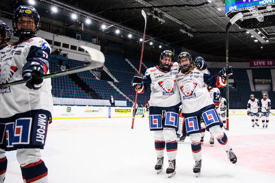Linköpings Emelie Kruse Johansen och Marthe Brunvold jublar