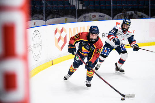 Djurgårdens Nicole Hall och Linköpings Alva Solberg