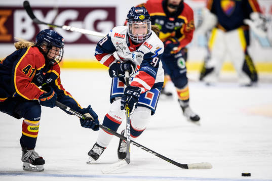 Djurgårdens Sofie Lundin och Linköpings Olivia Zafuto