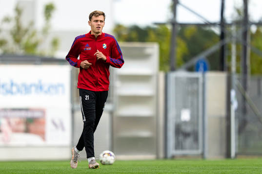 Östers Casper Eklund före fotbollsmatchen i Superettan