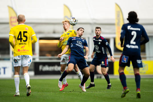 Falkenbergs Linus Borgström och Östers Lucas Lima