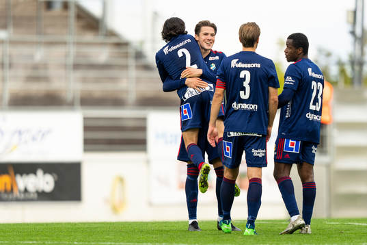 Östers spelare jublar