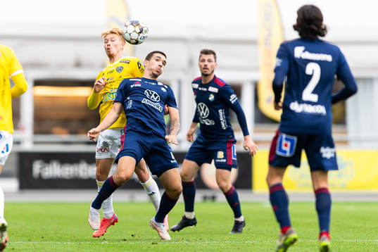 Falkenbergs Linus Borgström och Östers Lucas Lima