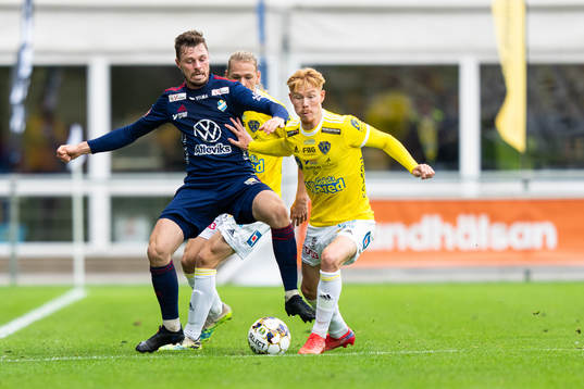 Östers Nicolas Mortensen  och Falkenbergs Linus Borgström