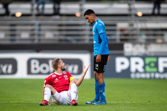 Kalmars Jonathan Ring reagerar mot Halmstads Amir Al-Ammari
