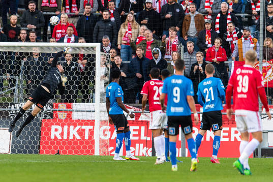 Halmstads målvakt Malkolm Nilsson Säfqvist