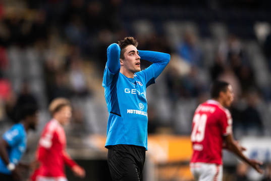 Halmstads Emil Tot Wikström deppar
