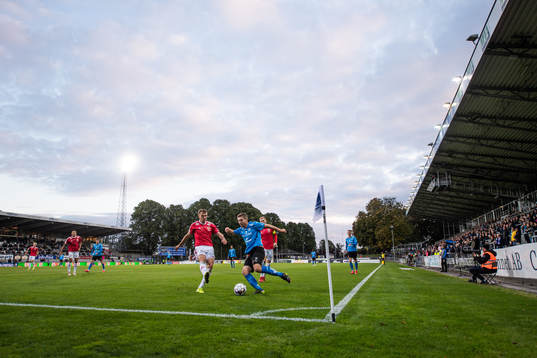 Kalmars Piotr Johansson och Halmstads Mikael Boman