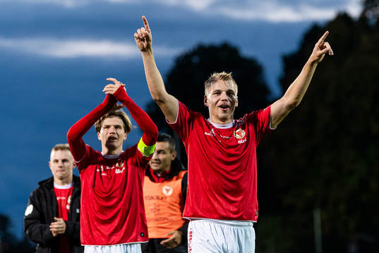 Kalmars Oliver Berg och Sebastian Ring jublar