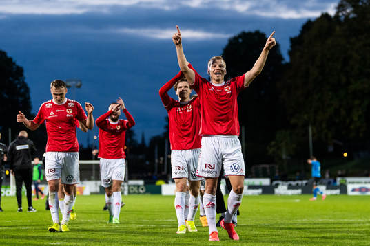 Kalmars Oliver Berg och Sebastian Ring jublar